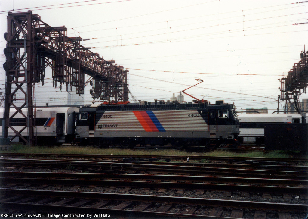 NJT ALP-44 4400